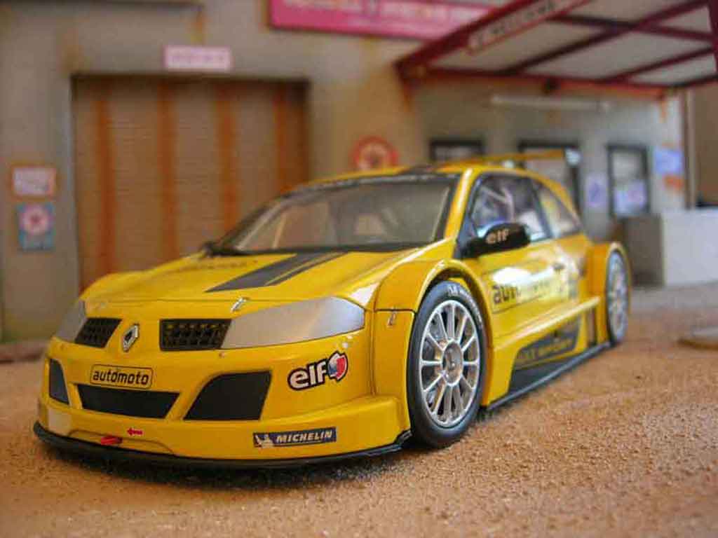 Renault Megane Trophy 2006 Beltoise #99 geel 1/18 Solido