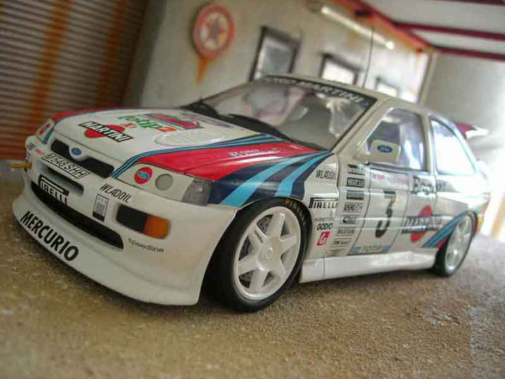 Ford Escort Cosworth 1/18 Ut Models Cosworth rs martini modelauto