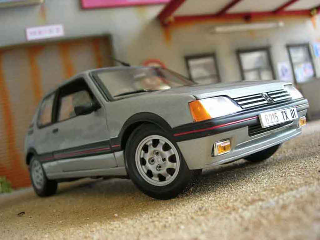 Peugeot 205 GTI 1/18 Solido GTI 1.9 grijs futura modelauto