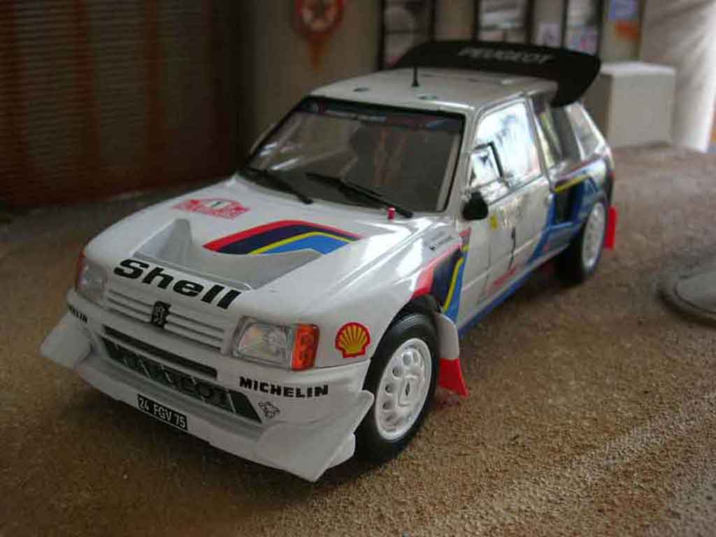 Peugeot 205 Turbo 16 1986 #1 wit 1/18 Solido