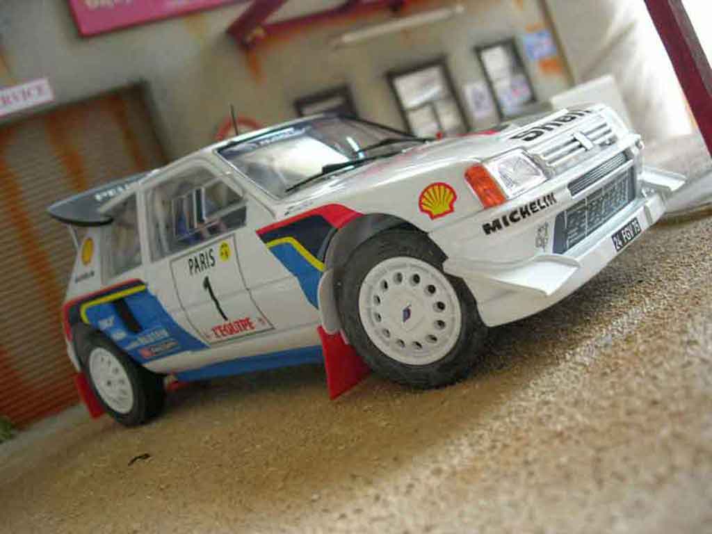 Peugeot 205 Turbo 16 1986 #1 wit 1/18 Solido