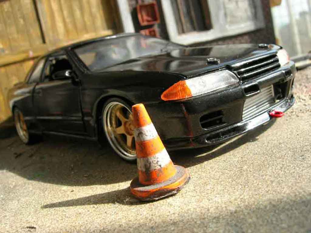 Nissan Skyline R32 1/18 Kyosho R32 gtr tuning modelauto