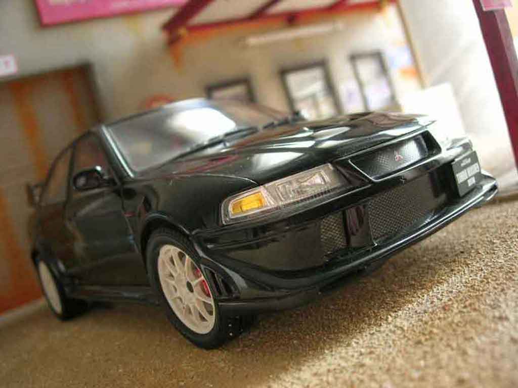 Mitsubishi Lancer Evolution VI tommi makinen edition zwart 1/18 Autoart