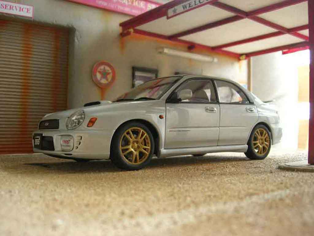 Subaru Impreza WRX STI grijs 1/18 Autoart