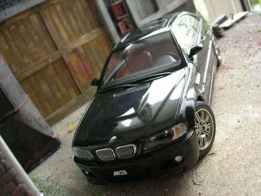Bmw M3 coupe E46 zwart 1/18 Autoart