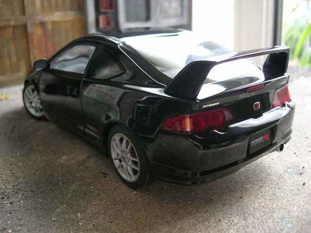 Acura RSX type s R 1/18 Autoart