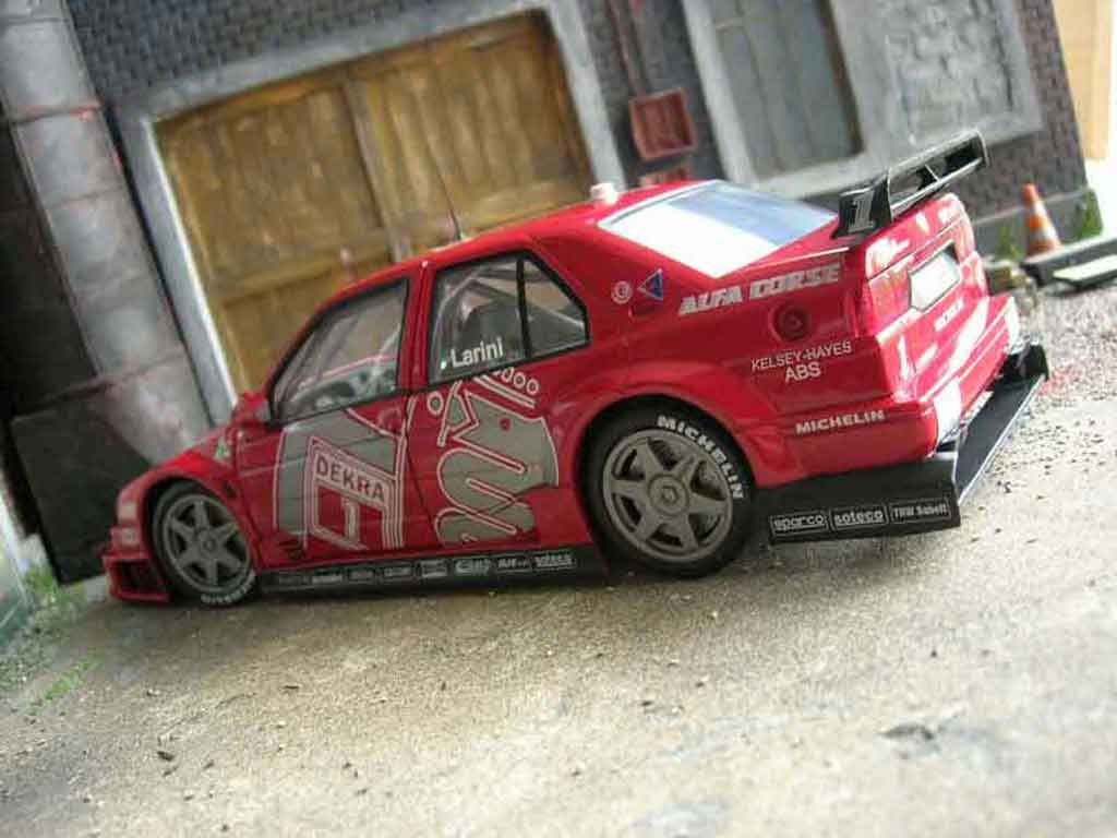 Alfa Romeo 155 q4 v6 94 dtm #1 larini 1/18 Ut Models