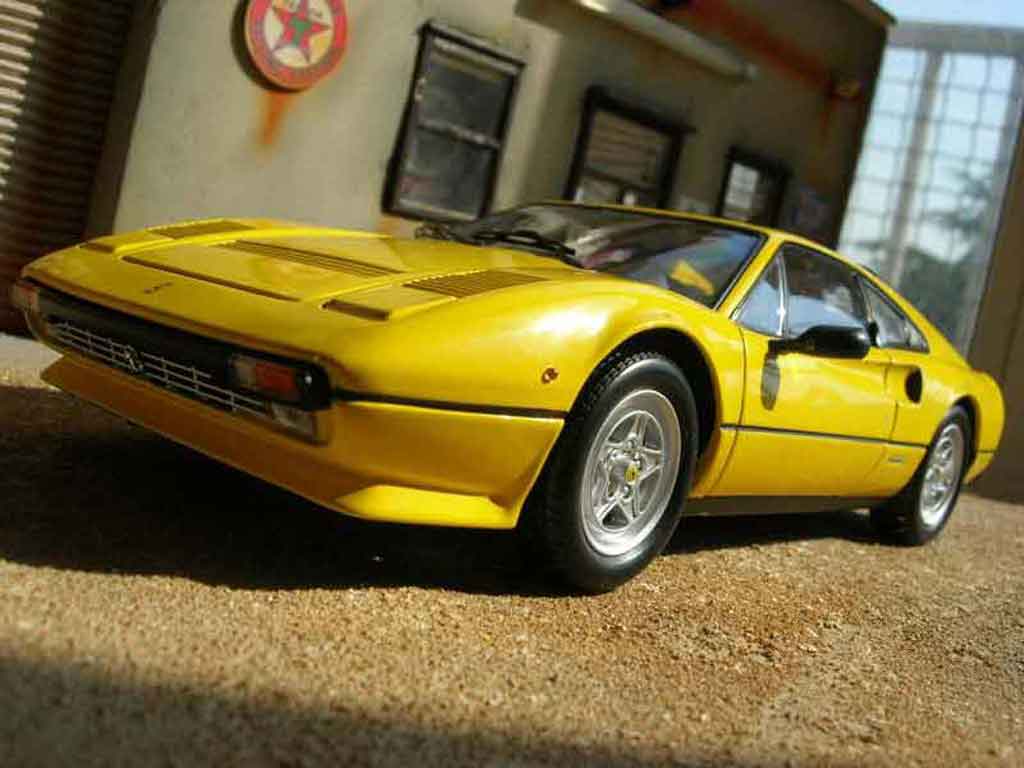 Ferrari 308 GTB 1/18 Kyosho GTB quattrovalvole geel modelauto
