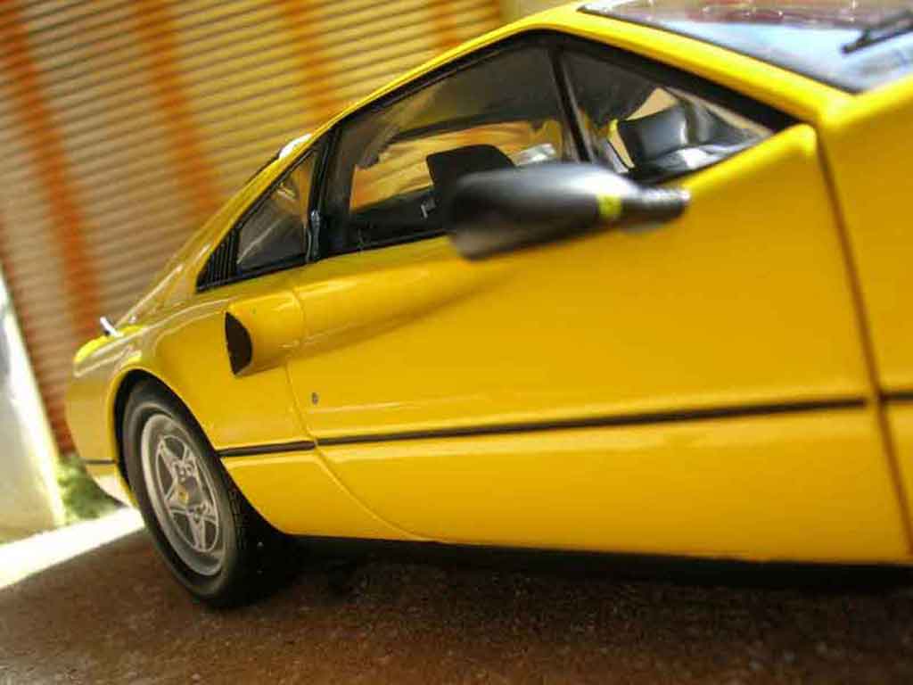 Ferrari 308 GTB quattrovalvole geel 1/18 Kyosho