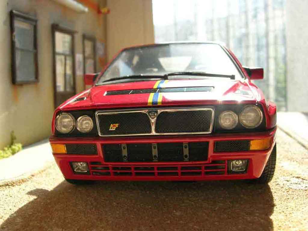 Lancia Delta HF Integrale 1/18 Kyosho HF Integrale evolution 2 collezione modelauto