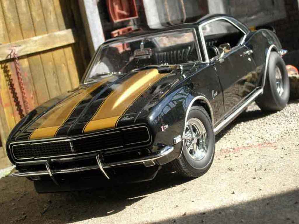 Chevrolet Camaro Z28 1/18 Exact Detail Replicas Z28 street stalkerz grijs zwart bandes dorees 1968 modelauto
