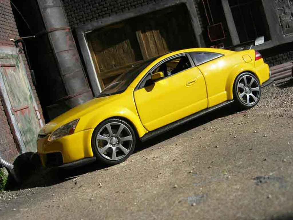 Honda Accord Base 2003 geel 1/18 Motormax