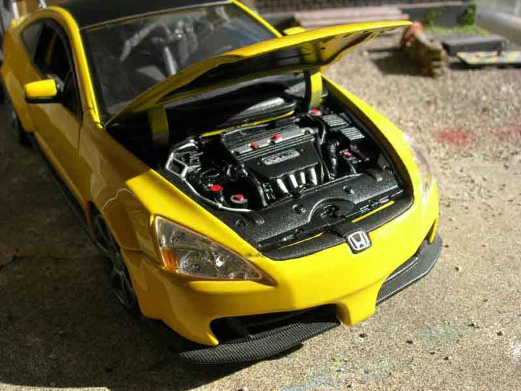 Honda Accord Base 2003 geel 1/18 Motormax