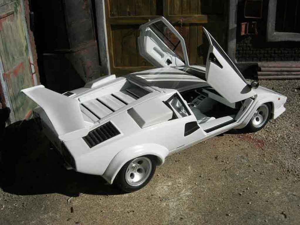 Lamborghini Countach 5000 Quattrovalvole wit 1/18 Kyosho