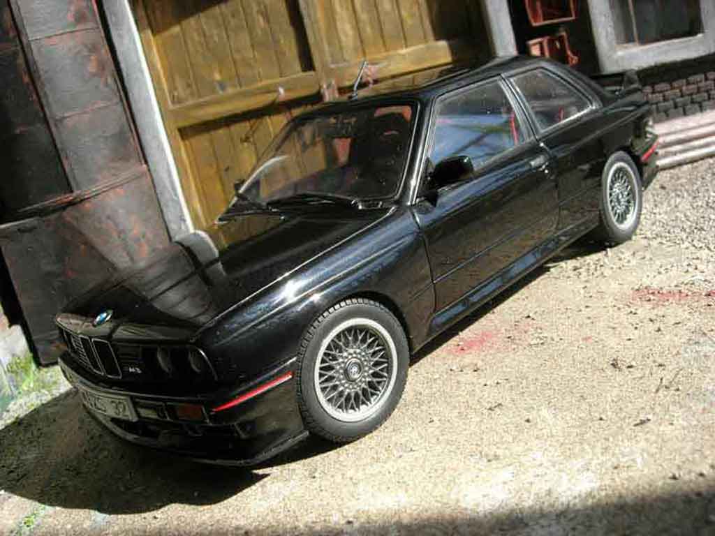 Bmw M3 Sport Evolution E30 zwart 1/18 Autoart