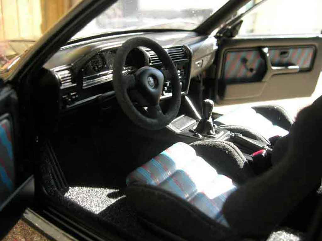 Bmw M3 Sport Evolution E30 zwart 1/18 Autoart