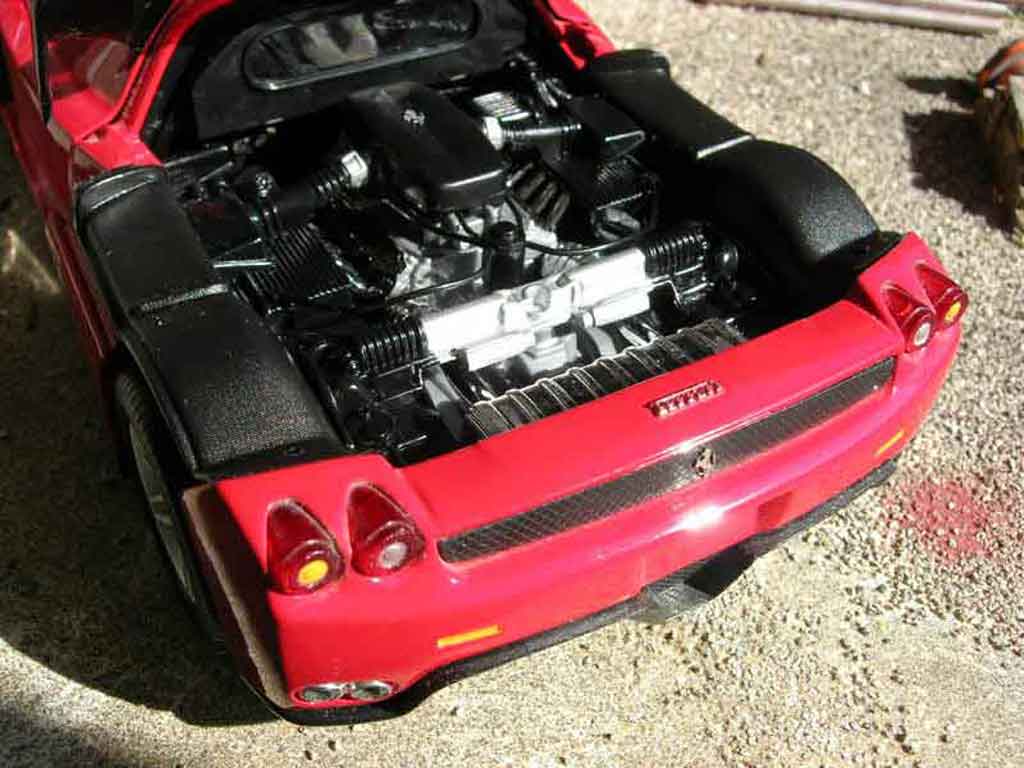 Ferrari Enzo Coupe rood 1/18 Hot Wheels