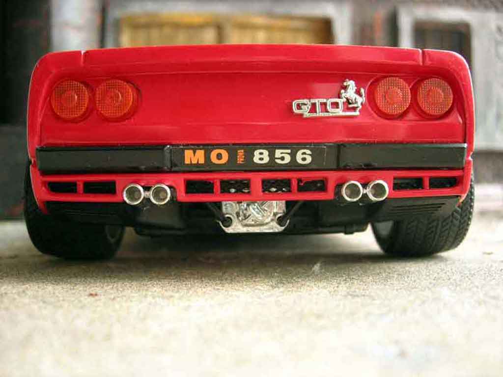 Ferrari 288 GTO rood jantes f40 1/18 Burago