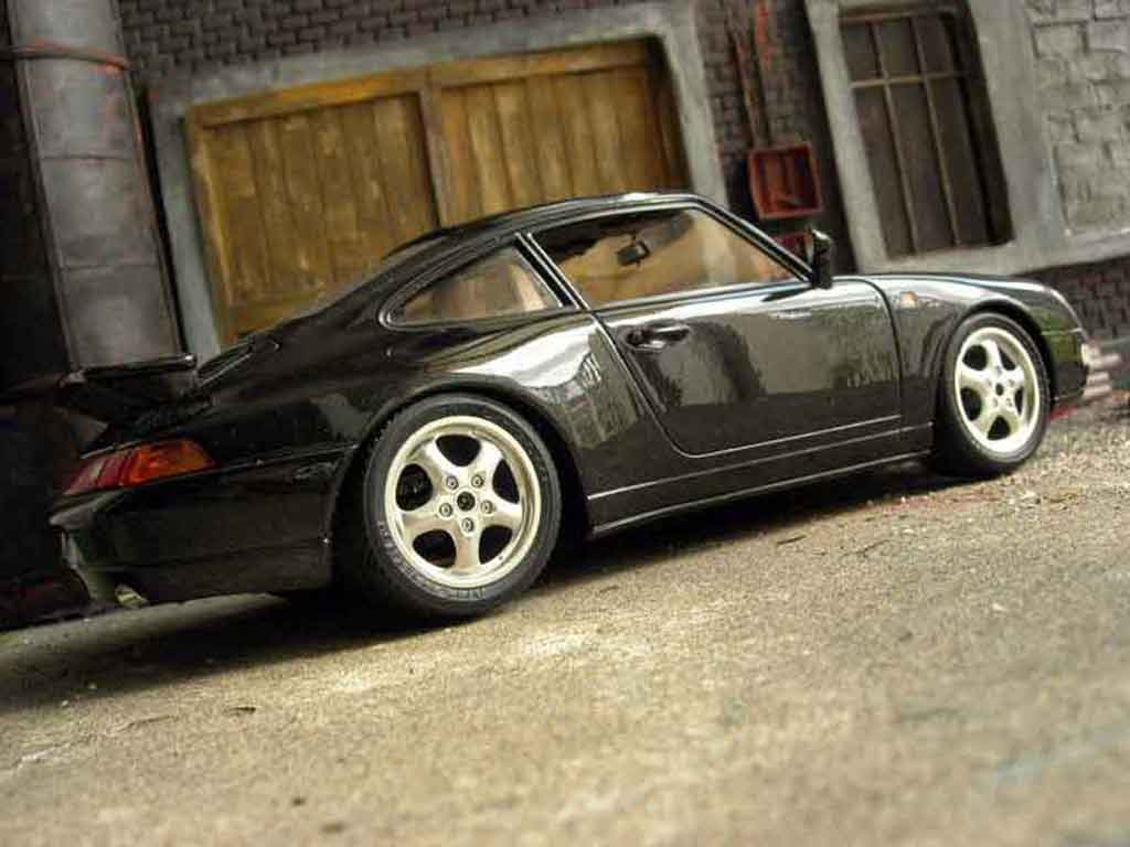 Porsche 911 Carrera 2 zwart 1/18 Burago