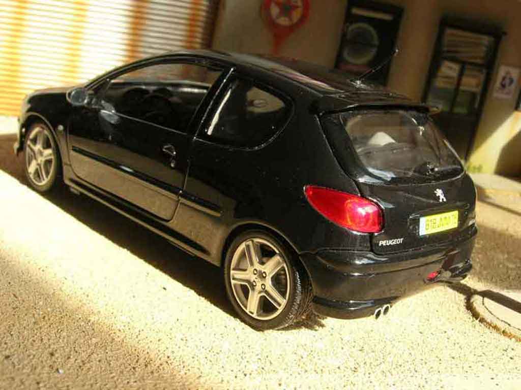 Peugeot 206 RC zwart 1/18 Norev