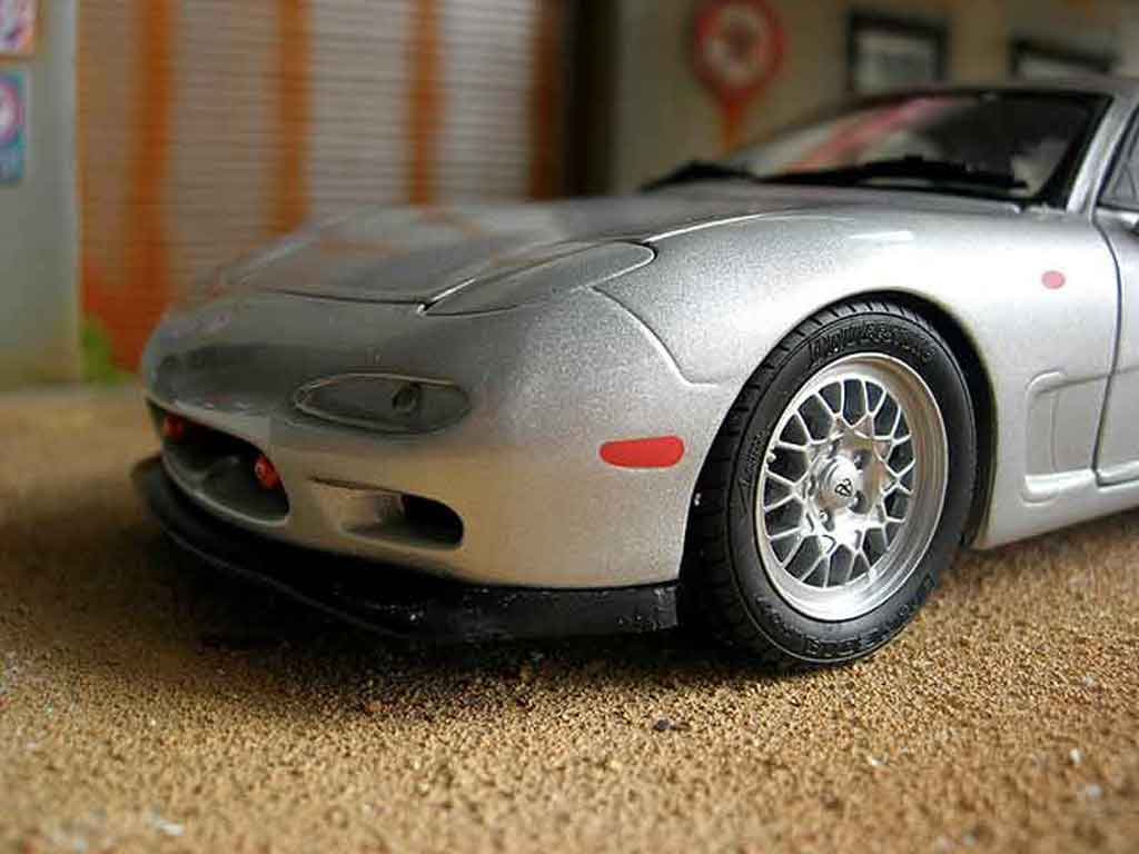 Mazda RX7 Base fd3s 1/18 Kyosho