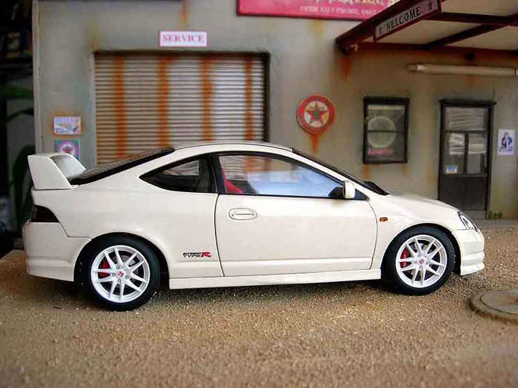 Honda Integra Type R DC5 1/18 Autoart