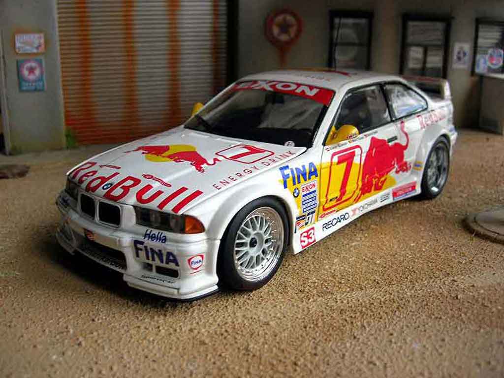 Bmw M3 E36 1/18 Ut Models GTR E36 red bull 1997 modelauto