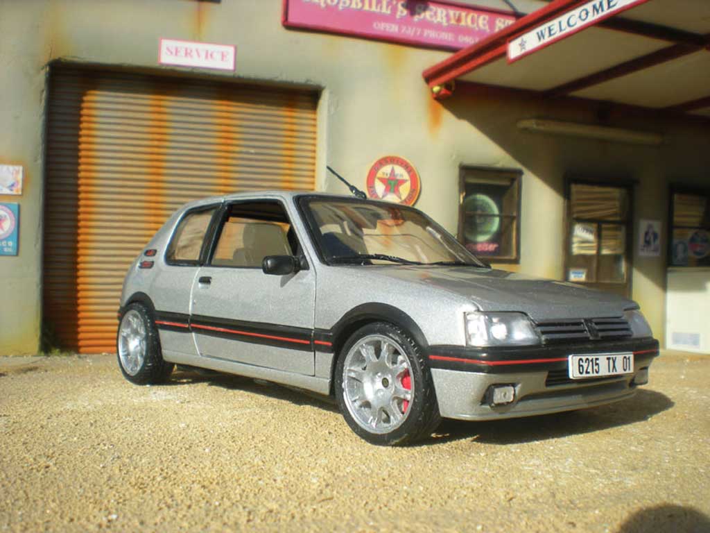 Peugeot 205 GTI TCT grijs futura jantes PTS 1/18 Solido