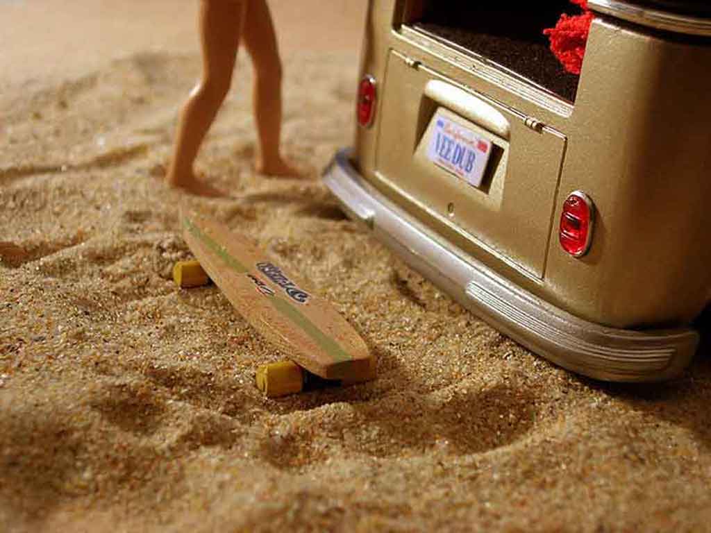 Volkswagen Combi Base microbus bully samba 1/18 Welly