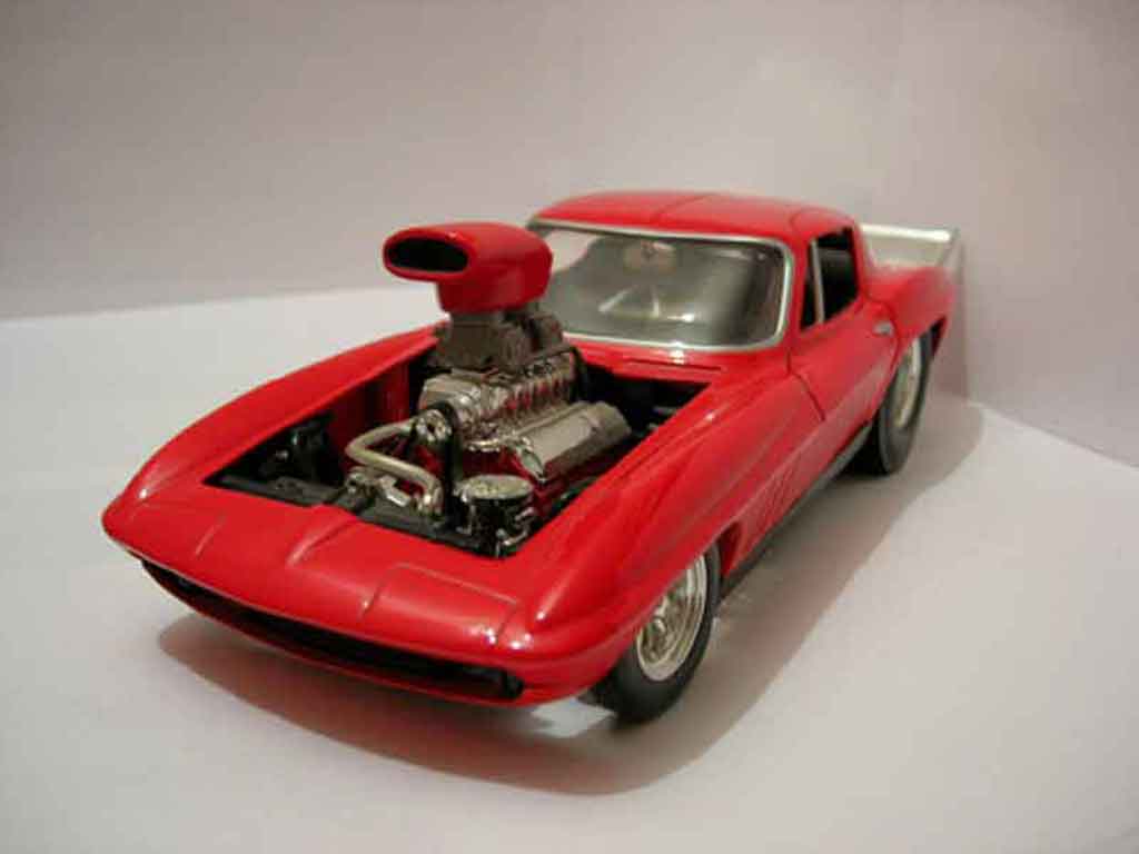 Chevrolet Corvette C2 1/18 Hot Wheels C2 rood 1965 modelauto