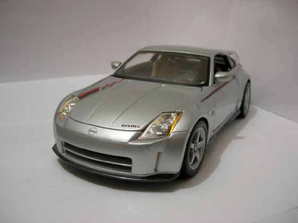 Nissan 350Z 1/18 Maisto Nismo  modelauto