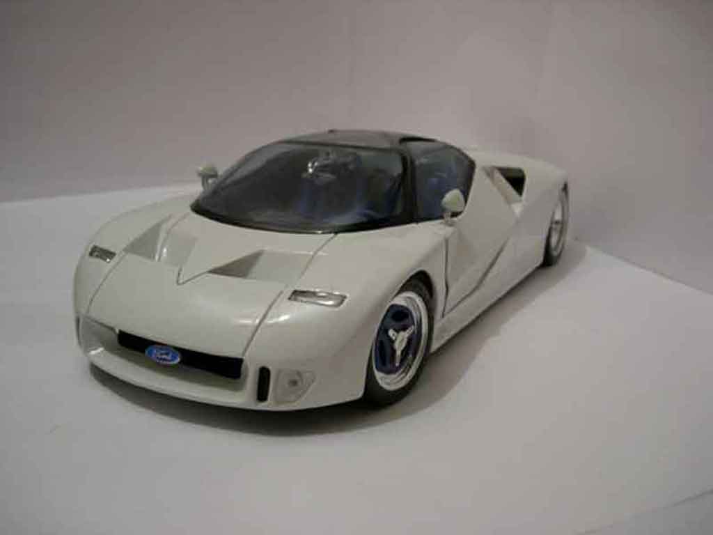 Ford GT90 1/18 Maisto GT 90 wit modelauto