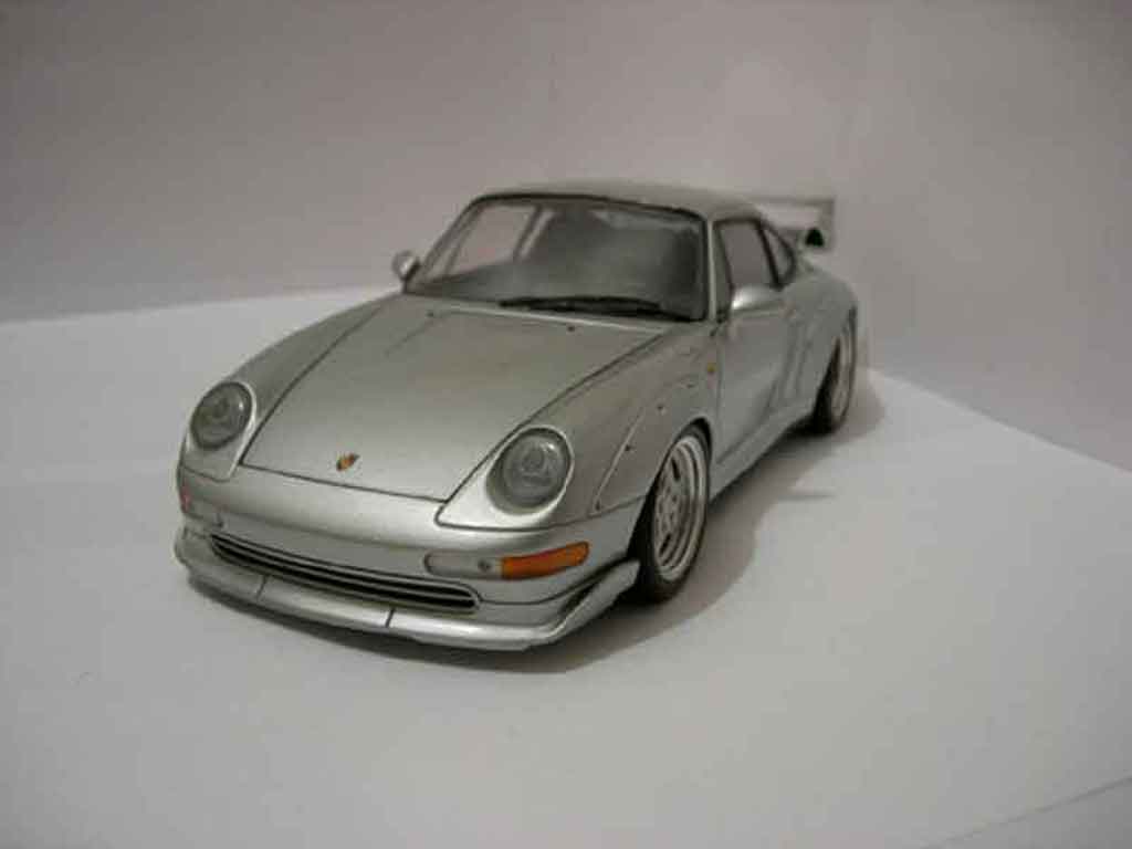 Porsche 993 GT2 1/18 Ut Models GT2 grijs modelauto