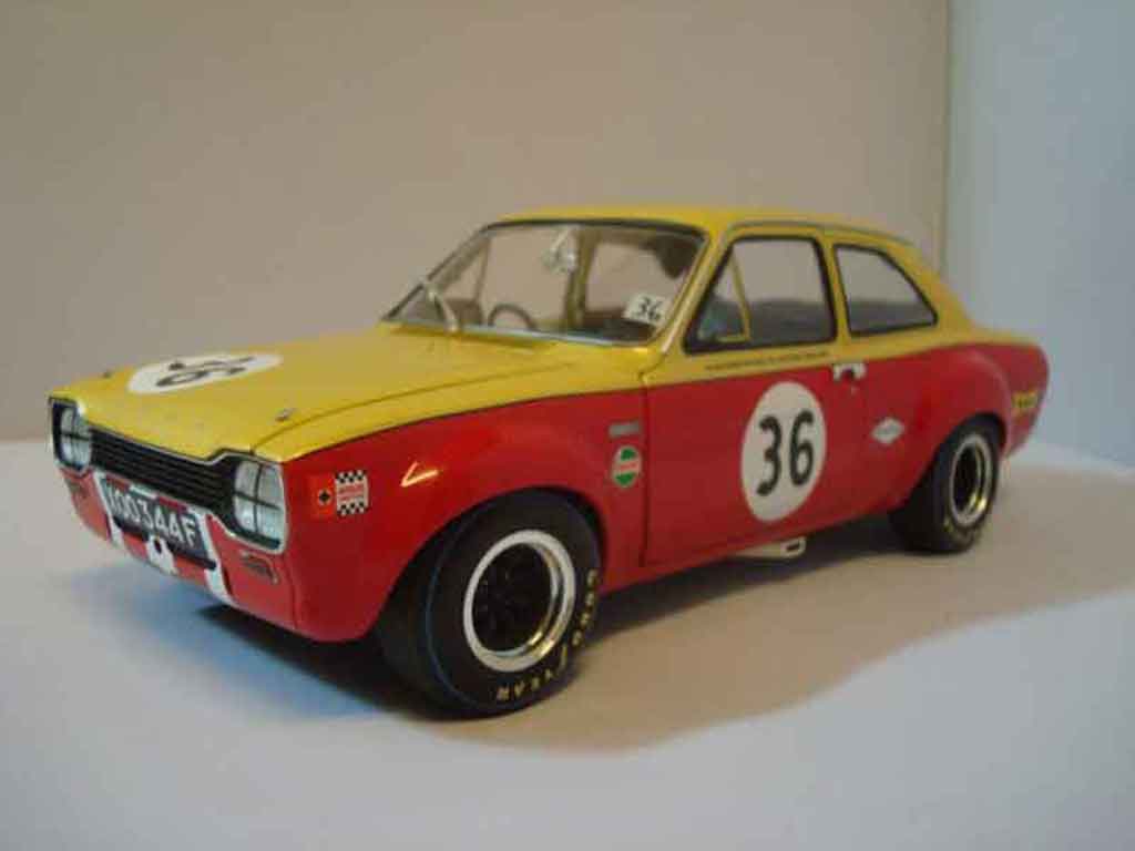 Ford RS 1600 Rally twincam competition #36 1/18 Minichamps