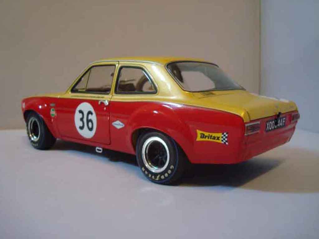 Ford RS 1600 Rally twincam competition #36 1/18 Minichamps