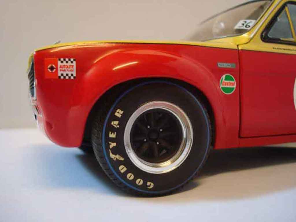 Ford RS 1600 Rally twincam competition #36 1/18 Minichamps