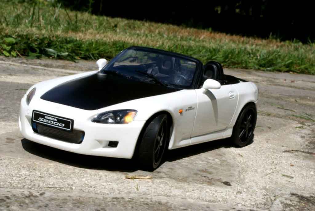 Honda S2000 Base wit preparation turbo 1/18 Autoart