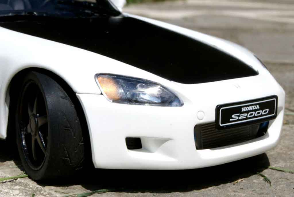 Honda S2000 Base wit preparation turbo 1/18 Autoart