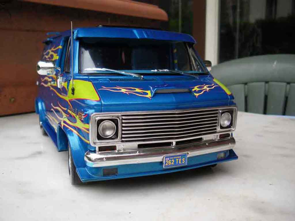 Chevrolet Van 1/18 Highway 61 1974 modelauto