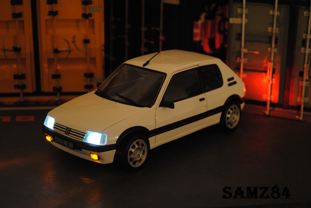 Peugeot 205 GTI 1/18 Norev GTI Wit 1.9 LED modelauto