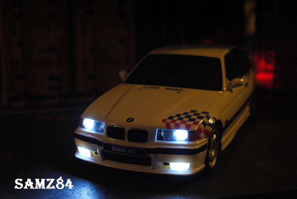 Bmw M3 E36 1/18 Ottomobile E36 Light Weight LED modelauto