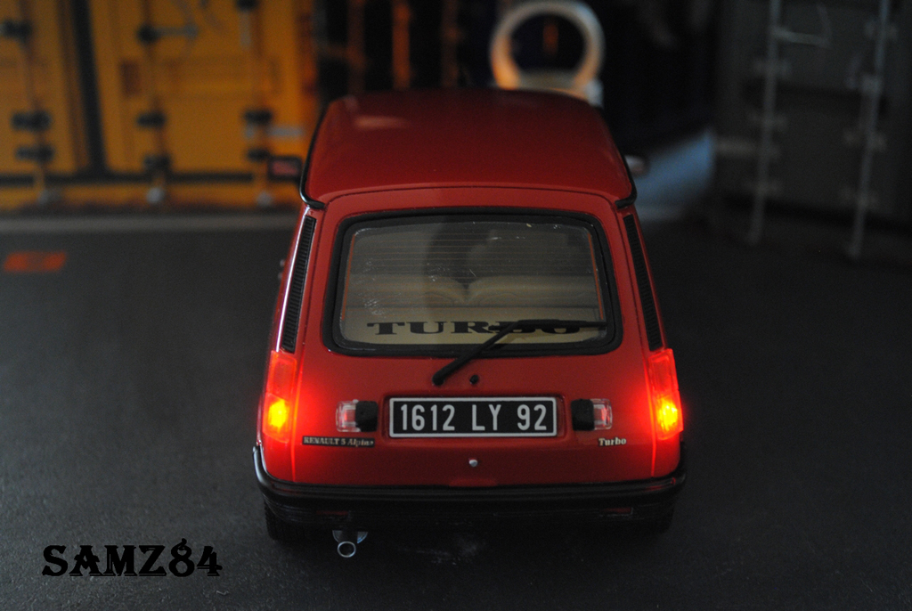 Renault 5 Alpine Turbo Rood LED 1/18 Ottomobile