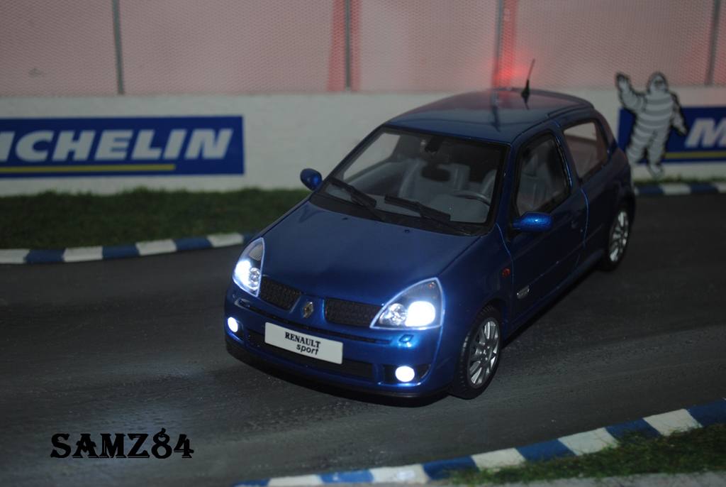 Renault Clio 2 RS 1/18 Ottomobile 2 RS Ragnotti LED modelauto