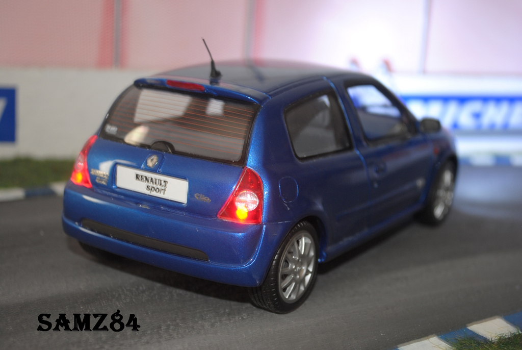 Renault Clio 2 RS Ragnotti LED 1/18 Ottomobile