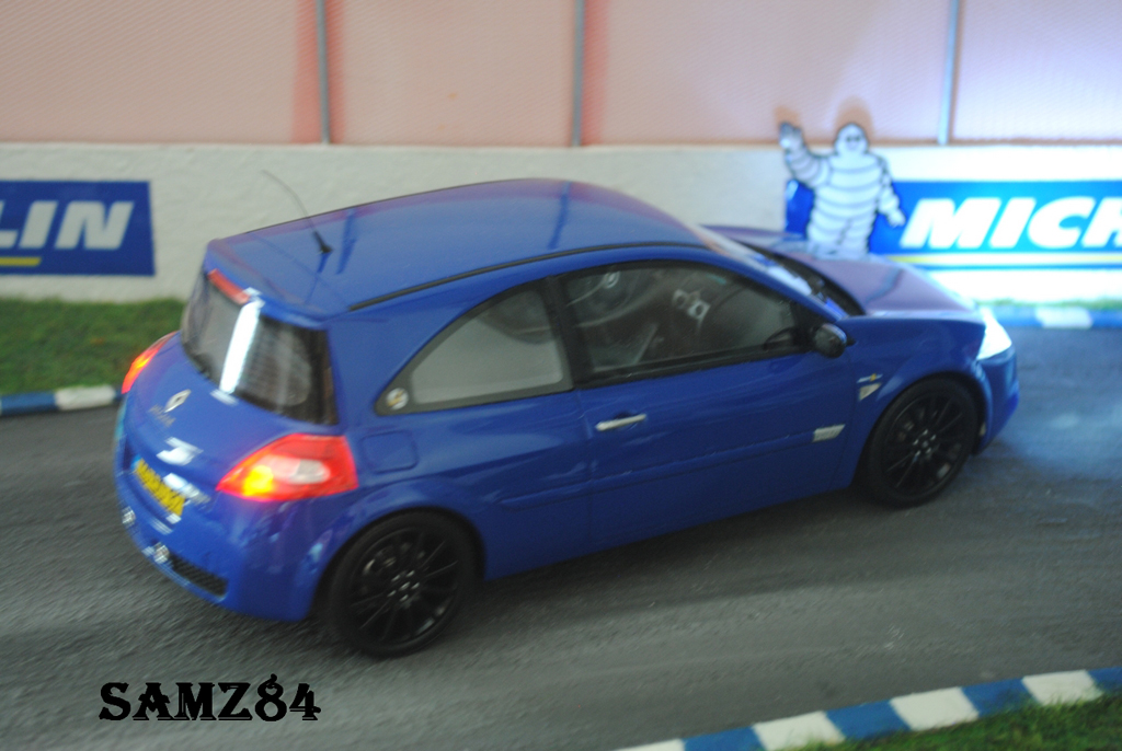 Renault Megane Sport R25 F1 Team Blauw LED 1/18 Ottomobile