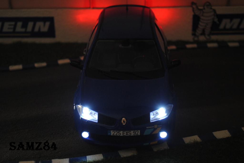 Renault Megane Sport 1/18 Ottomobile Sport R25 F1 Team Blauw LED modelauto