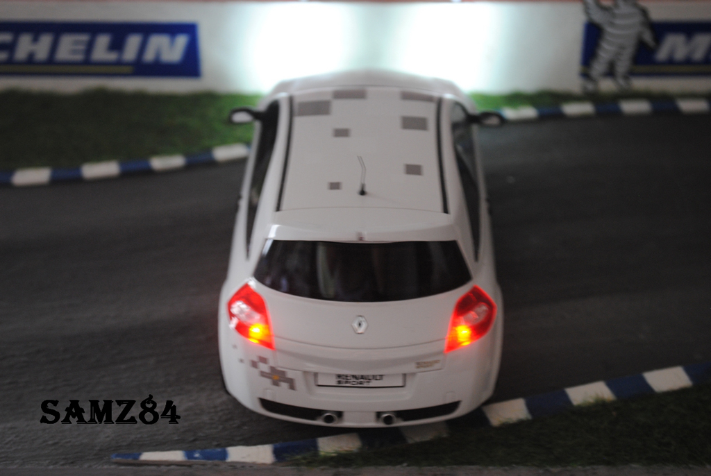 Renault Megane R26R wit Safety Car LED 1/18 Ottomobile