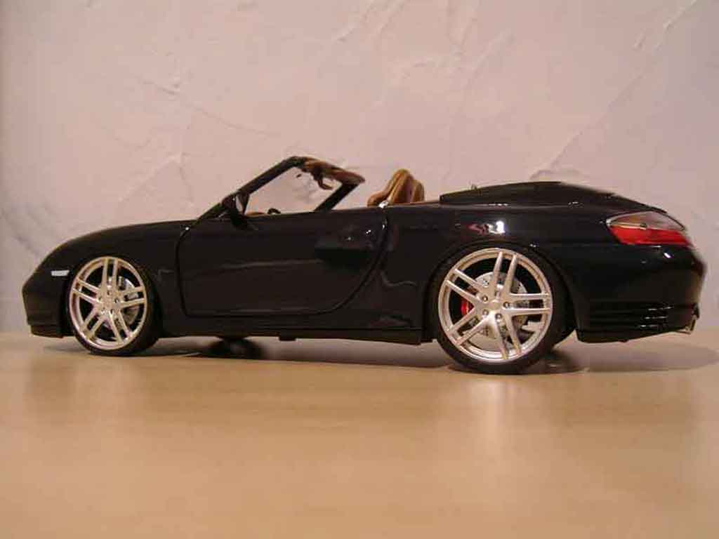 Porsche 911 Cabriolet zwart jantes f430 1/18 Maisto