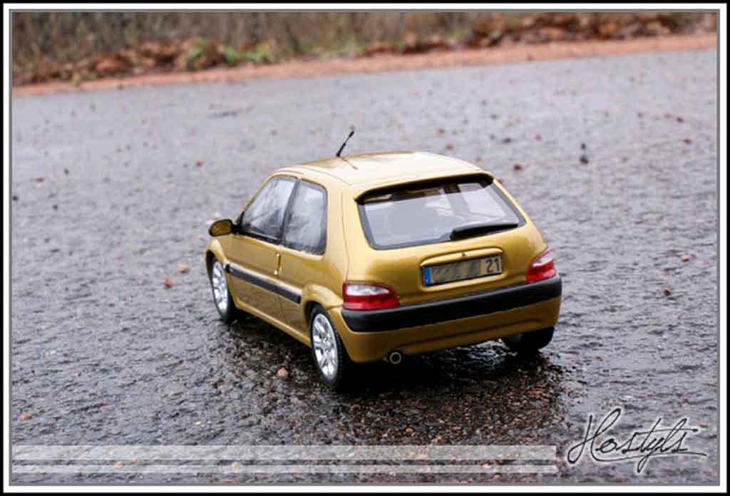 Citroen Saxo VTS geel heliodor 1/18 Ottomobile