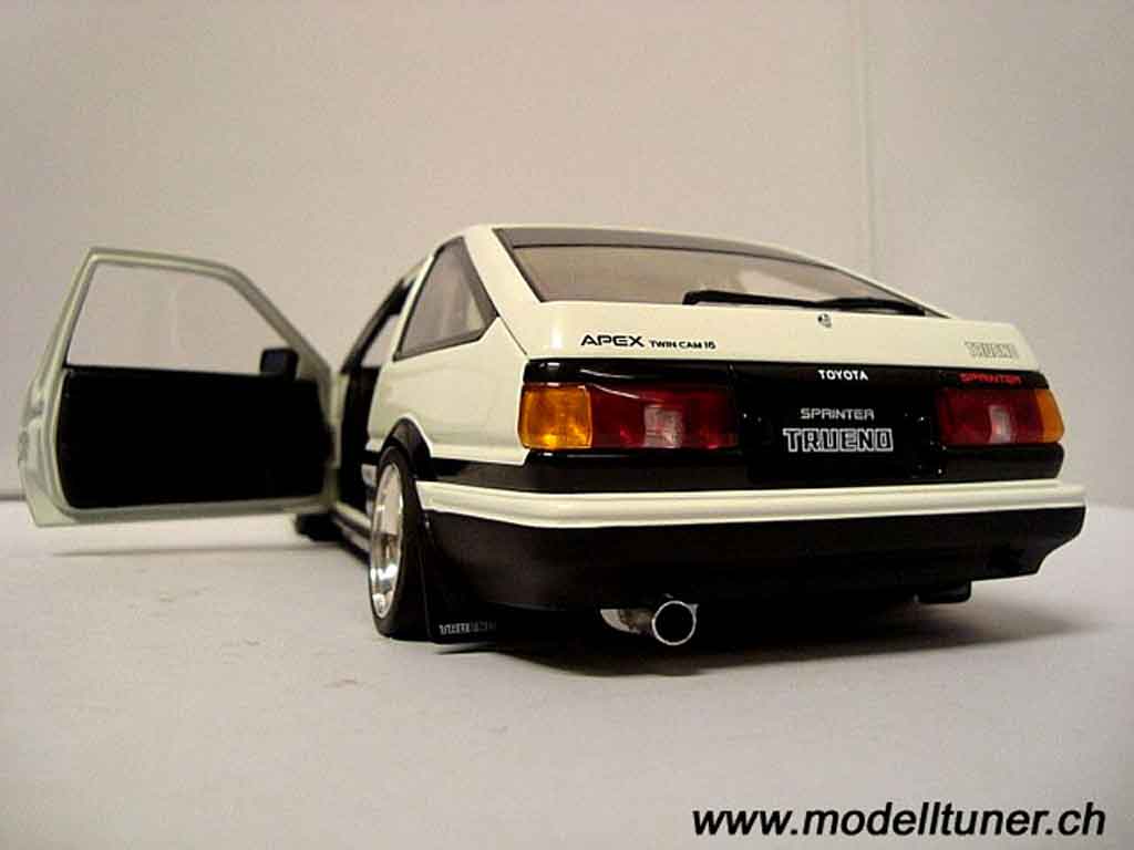 Toyota Trueno Drift preparation 1/18 Autoart